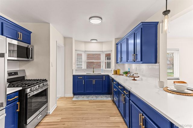 17548 Freeland Street, Detroit, MI 48235