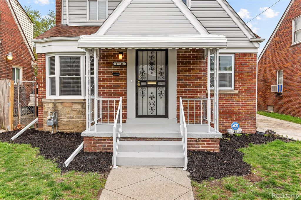 17548 Freeland Street, Detroit, MI 48235
