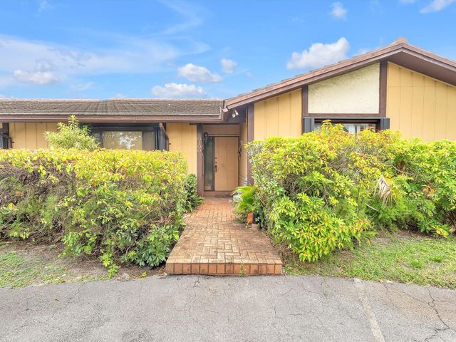 20100 NE 10th Place Way, Miami, FL 33179