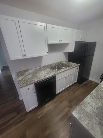 425 10th STREET N, La Crosse, WI 54601