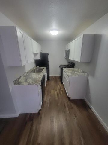 425 10th STREET N, La Crosse, WI 54601