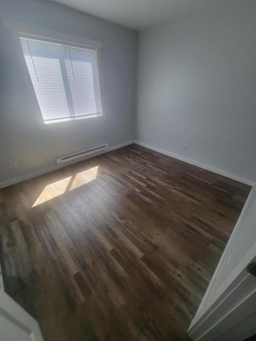 425 10th STREET N, La Crosse, WI 54601