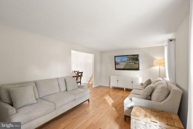 14724 SAINT GERMAIN DR, Centreville, VA 20121