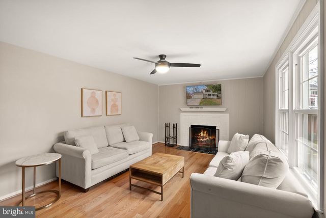 14724 SAINT GERMAIN DR, Centreville, VA 20121