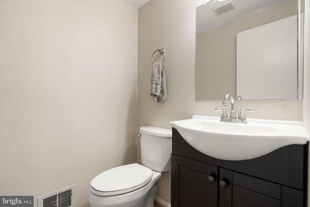 14724 SAINT GERMAIN DR, Centreville, VA 20121