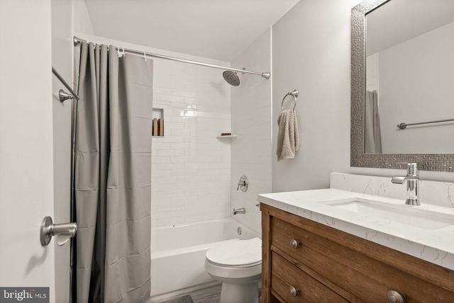 14724 SAINT GERMAIN DR, Centreville, VA 20121