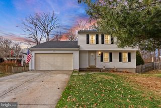 14724 SAINT GERMAIN DR, Centreville, VA 20121