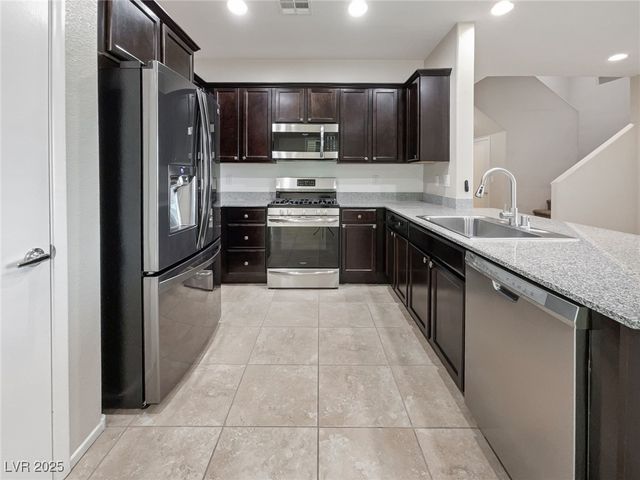 6106 Scarlet Leaf Street, Las Vegas, NV 89148