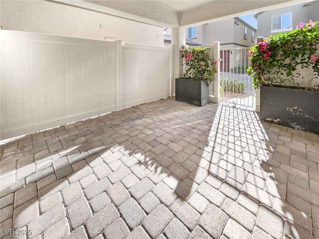 6106 Scarlet Leaf Street, Las Vegas, NV 89148