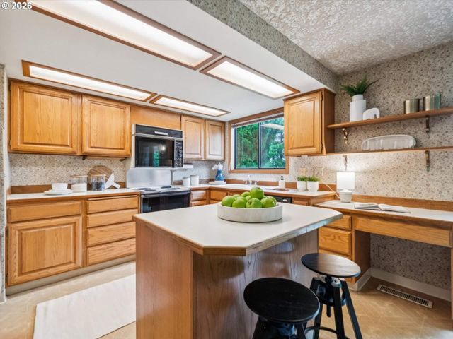 16800 Sw EDMINSTON Rd, Wilsonville, OR 97070
