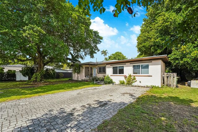 350 To To Lo Chee Drive, Hialeah, FL 33010