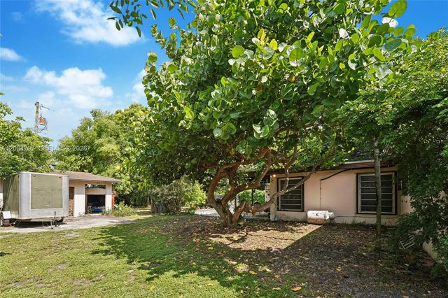 350 To To Lo Chee Drive, Hialeah, FL 33010