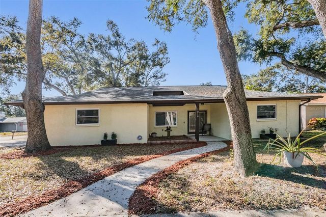 7210 57TH AVENUE N, St Petersburg, FL 33709