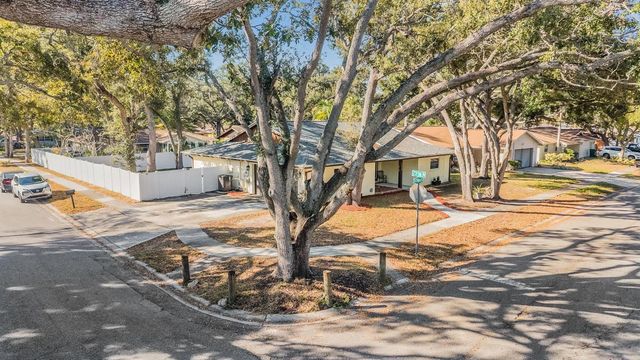 7210 57TH AVENUE N, St Petersburg, FL 33709