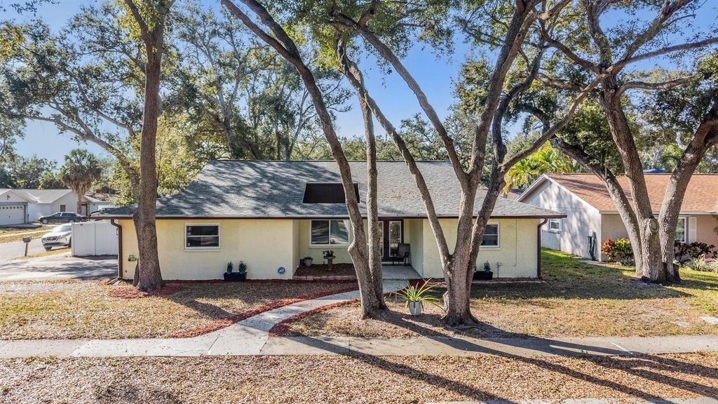 7210 57TH AVENUE N, St Petersburg, FL 33709