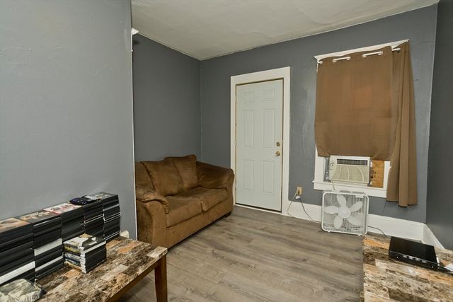 89-95 School St, Chicopee, MA 01013