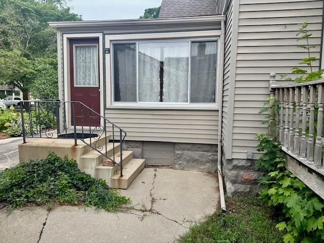 404 S Mckenzie Street S, Adrian, MI 49221