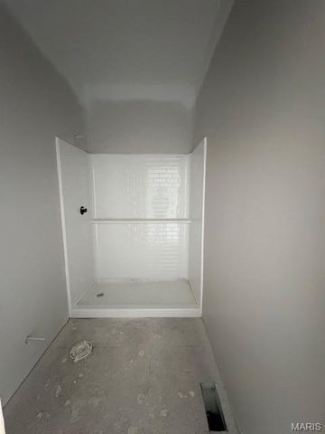 2300 LaSalle 404, St Louis, MO 63104