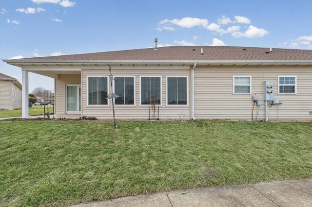 1908 S Prairie Winds Drive, Urbana, IL 61802