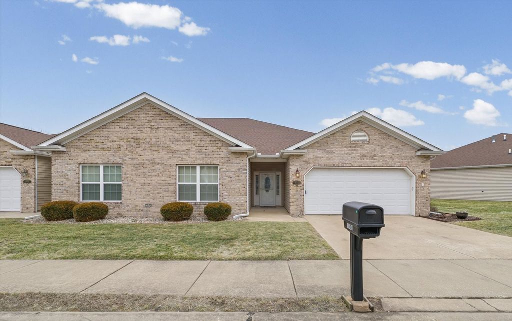 1908 S Prairie Winds Drive, Urbana, IL 61802