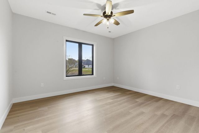 5990 S Clay Avenue, Springfield, MO 65810