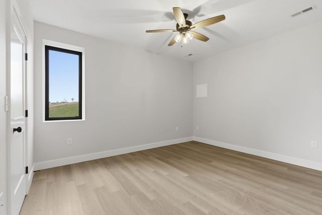 5990 S Clay Avenue, Springfield, MO 65810