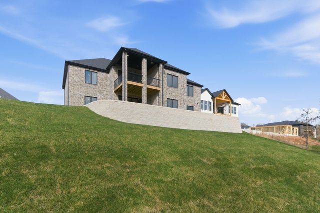 5990 S Clay Avenue, Springfield, MO 65810