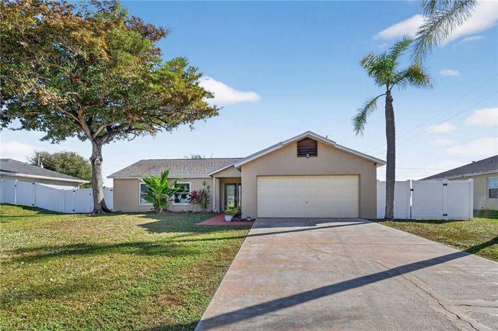 Image 1 of property listing at 1105 SW 11th PL, Cape Coral, FL 33991