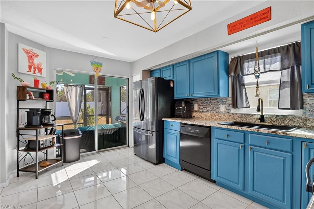 Image 12 of property listing at 1105 SW 11th PL, Cape Coral, FL 33991