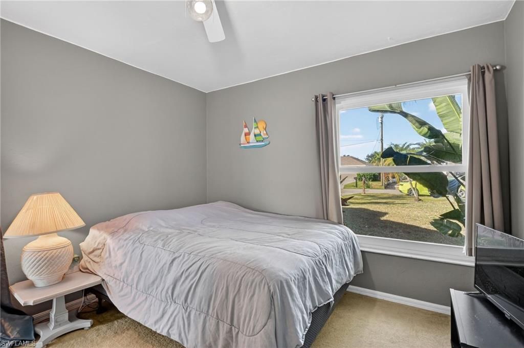 Image 15 of property listing at 1105 SW 11th PL, Cape Coral, FL 33991