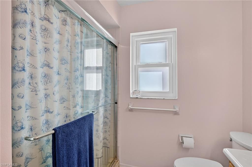 Image 16 of property listing at 1105 SW 11th PL, Cape Coral, FL 33991