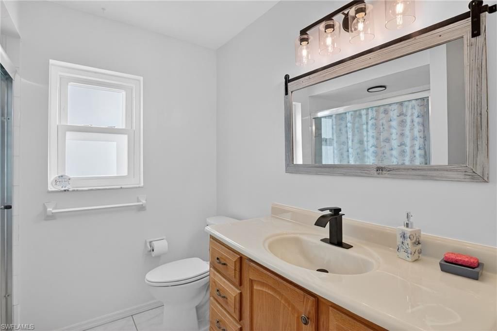 Image 26 of property listing at 1105 SW 11th PL, Cape Coral, FL 33991