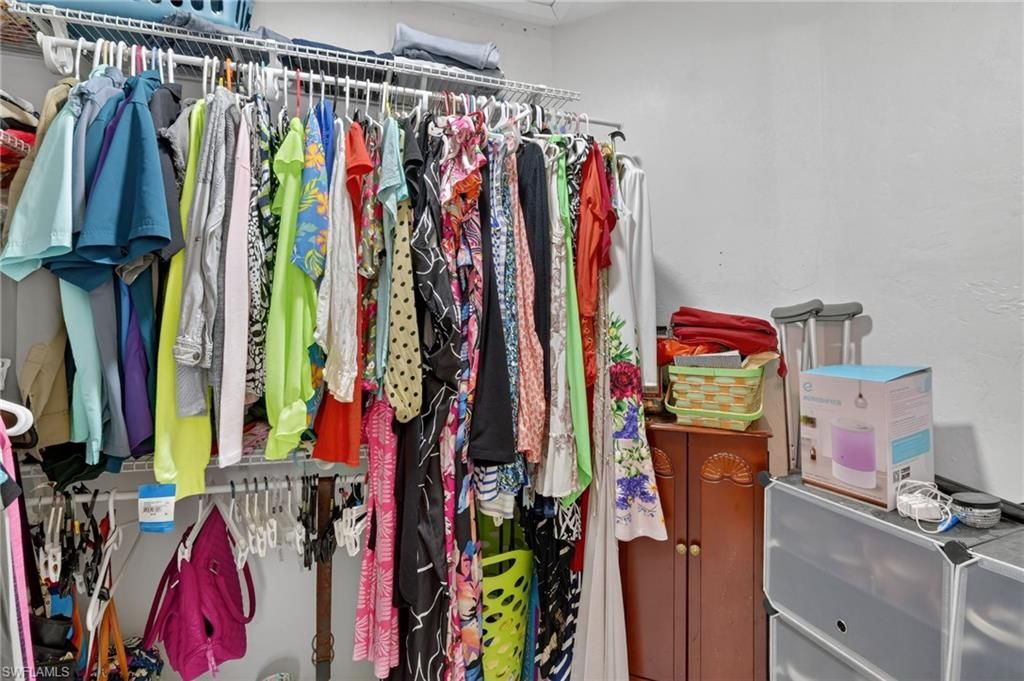 Image 27 of property listing at 1105 SW 11th PL, Cape Coral, FL 33991