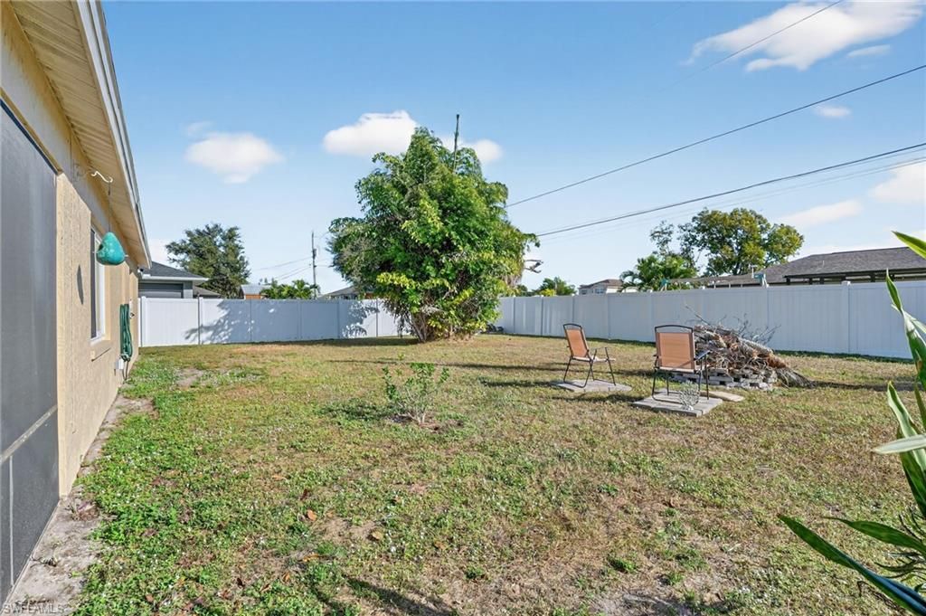 Image 31 of property listing at 1105 SW 11th PL, Cape Coral, FL 33991