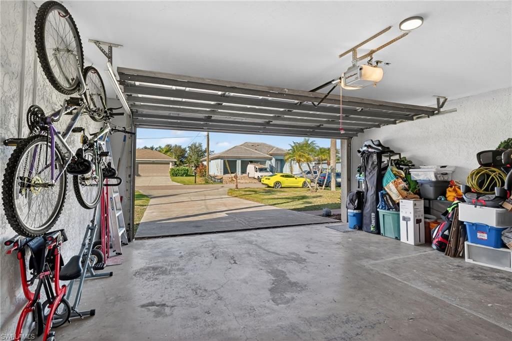 Image 36 of property listing at 1105 SW 11th PL, Cape Coral, FL 33991