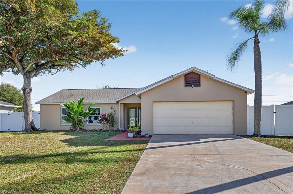 Image 39 of property listing at 1105 SW 11th PL, Cape Coral, FL 33991