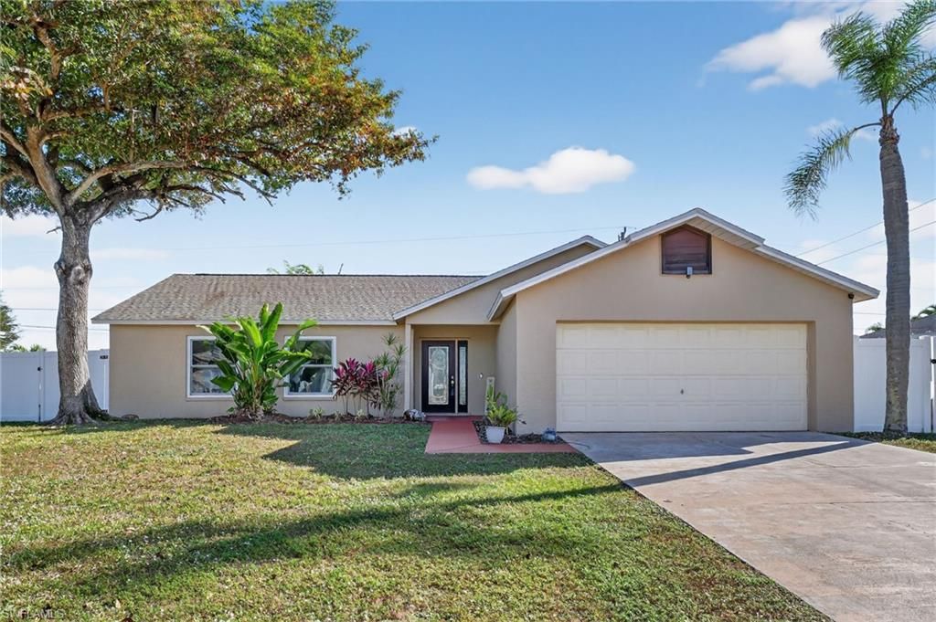 Image 40 of property listing at 1105 SW 11th PL, Cape Coral, FL 33991