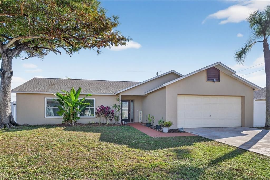 Image 43 of property listing at 1105 SW 11th PL, Cape Coral, FL 33991