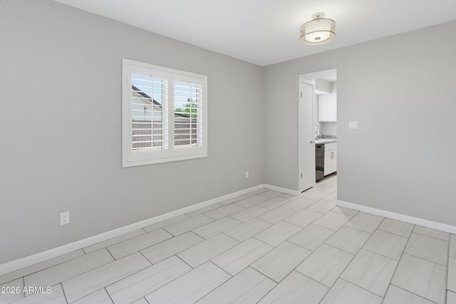 6620 W MERCER Lane, Glendale, AZ 85304