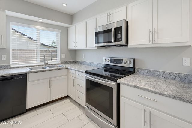 6620 W MERCER Lane, Glendale, AZ 85304