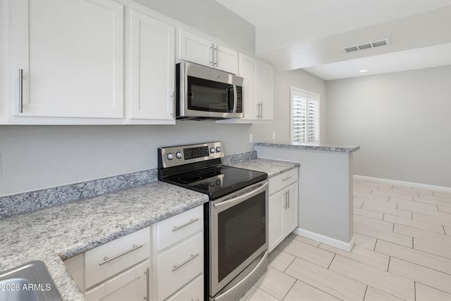 6620 W MERCER Lane, Glendale, AZ 85304