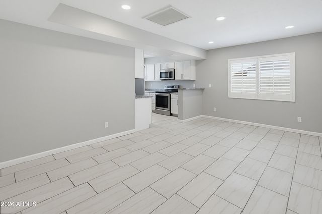 6620 W MERCER Lane, Glendale, AZ 85304
