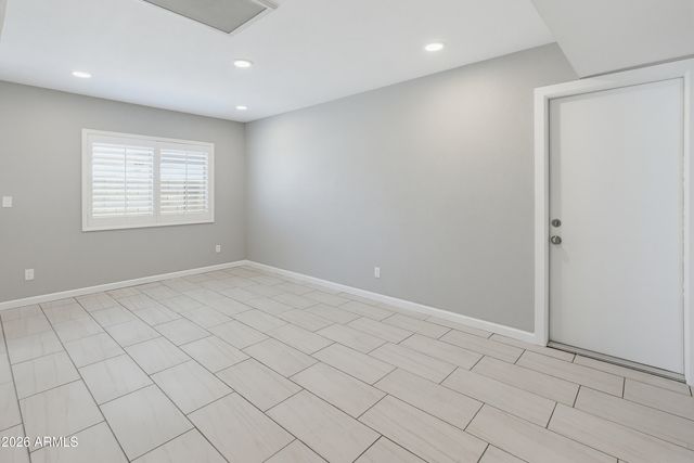6620 W MERCER Lane, Glendale, AZ 85304
