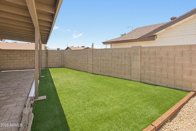 6620 W MERCER Lane, Glendale, AZ 85304