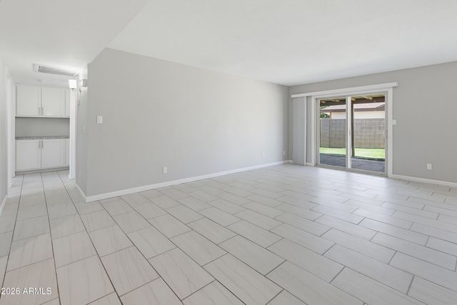 6620 W MERCER Lane, Glendale, AZ 85304