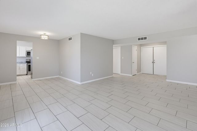 6620 W MERCER Lane, Glendale, AZ 85304