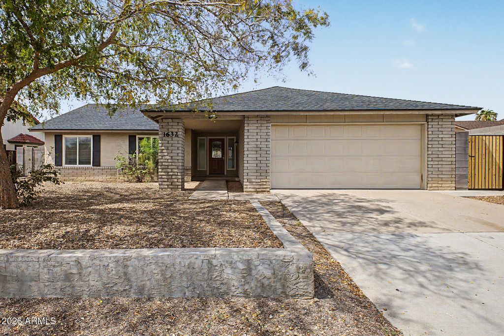 1632 N BULLMOOSE Drive, Chandler, AZ 85224 — exterior