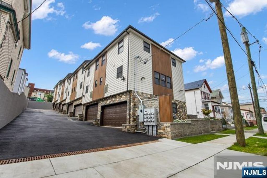 413 Paulison Avenue All 8 units, Passaic, NJ 07055