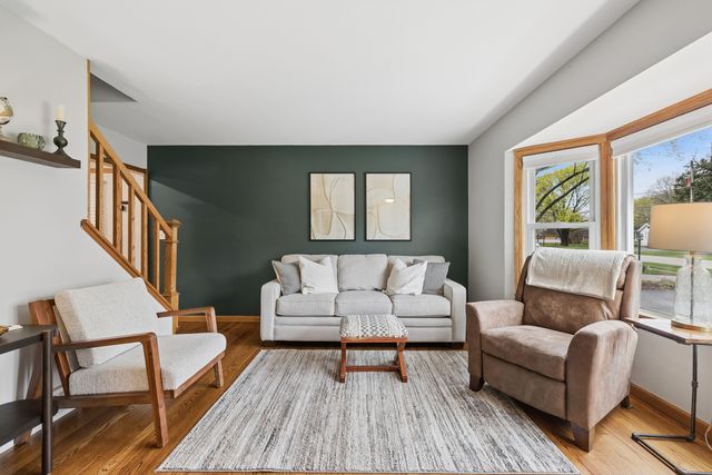 305 2nd Court, Crystal Lake, IL 60014