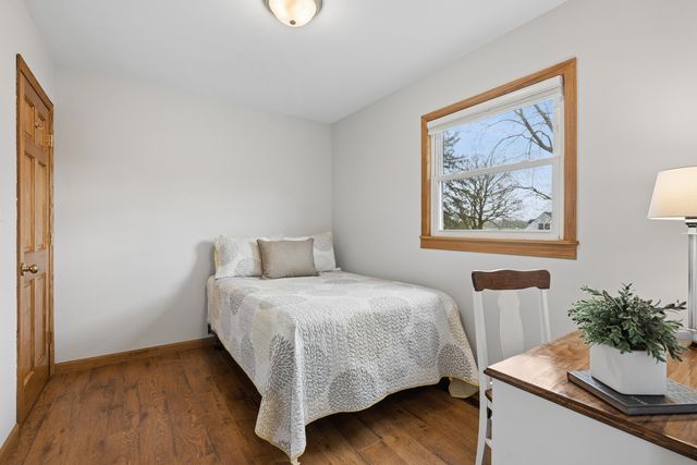 305 2nd Court, Crystal Lake, IL 60014